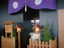神社。謂れはシラネ