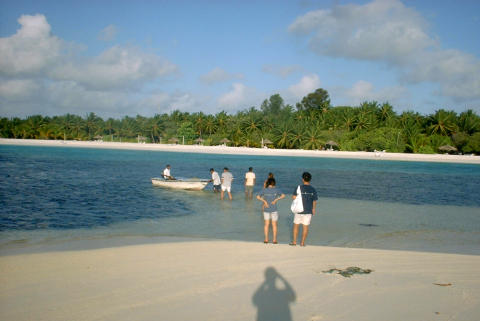 ufrom Guraidhoo to Kandooma(D)v