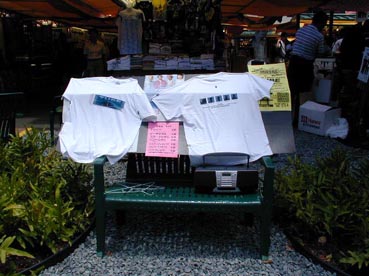 Tシャツ、タオル、パンフを購入