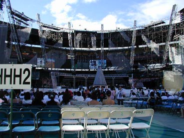 中央が前田さん登場の火山