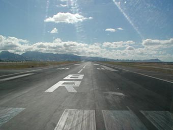 RUNWAY08R