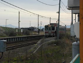 浜小清水駅に停車中の網走行き汽車