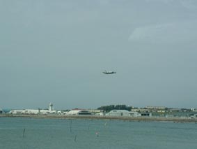 タッチンゴーを繰り返す海自P−3C